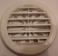 Plastová Vetracia Mriežka T 10BD s Manuálnym Zatváraním, Bez Sieťky, La Ventilazione, Vnútorný Rozmer 97mm, Krycia Plocha 120mm, Biela